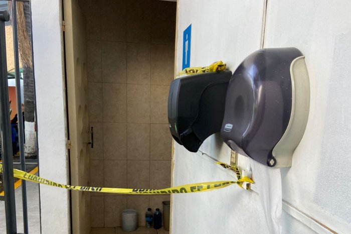 sujeto encontrado sin vida en banos de una gasolinera en