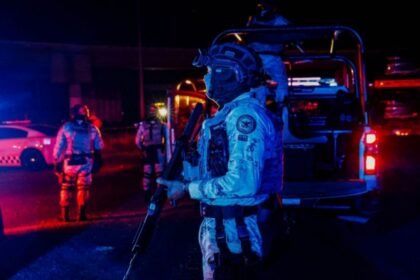 sujetos armados provocan incendio en habitacion de hotel en culiacan