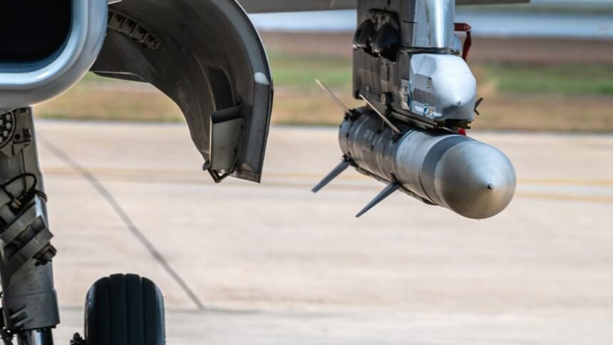 tailandia realiza ataques aereos en la frontera con camboya tras