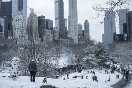 Tormentas invernales provocan miles de cancelaciones de vuelos en Estados Unidos