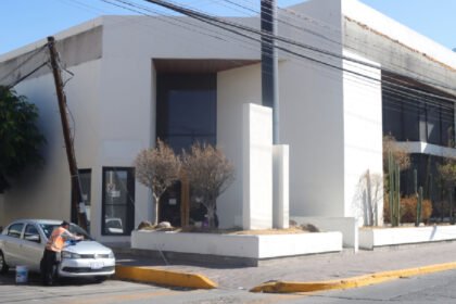 Vecinos de Las Fuentes denuncian robos en exbanco frente al estadio