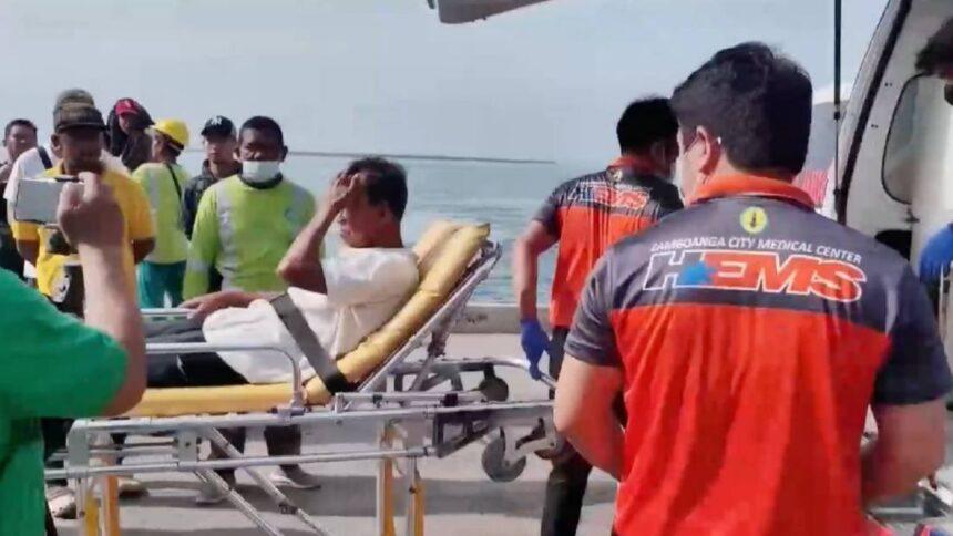 Al menos 15 muertos en naufragio con 300 pasajeros en Filipinas