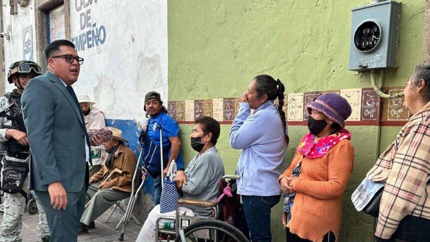 Alcaldes de Juventino Rosas y San Felipe (Gto.) entregan miles de pesos