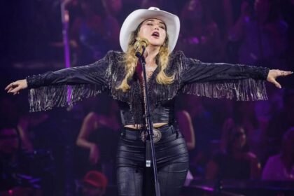 Alicia Villarreal llora al ratificar denuncia por violencia contra Cruz 'N'