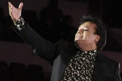 Anuncian novedades sobre Juan Gabriel en su 76º aniversario