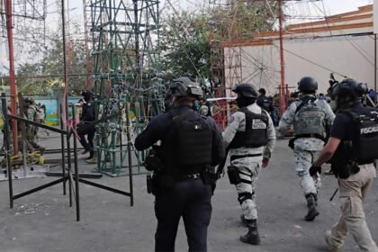 Aseguran en Tinaja de Vargas castillo pirotécnico con imágenes de grupo delictivo