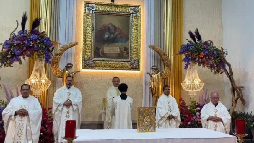 Ausencia del arzobispo de León en Misa de Gallo; obispos lo sustituyen