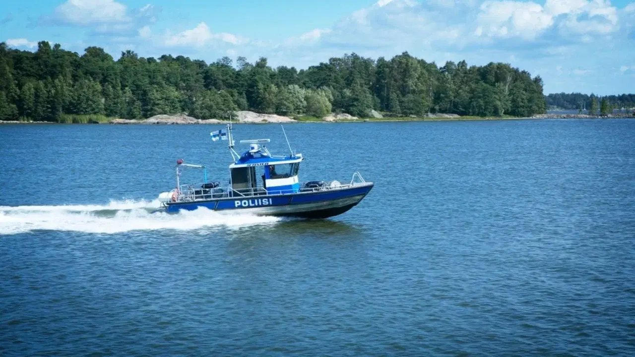 Autoridades finlandesas incautan buque tras rotura de cable submarino