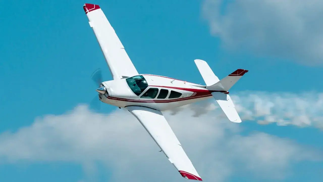 Avioneta se desploma dentro de empresa en Coahuila; autoridades investigan