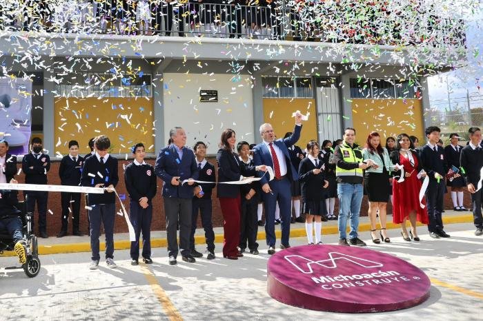 Bedolla inaugura nuevas instalaciones de la Secundaria Técnica 166 en Morelia