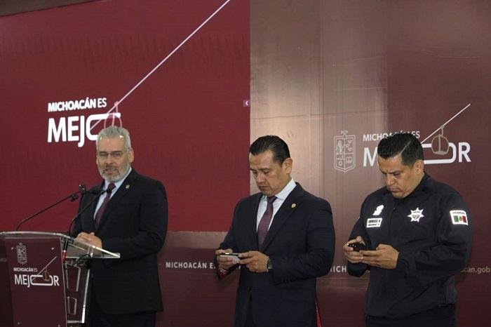 Bedolla reconoce 'Blancos de Troya' liderados por El Bótox en Michoacán