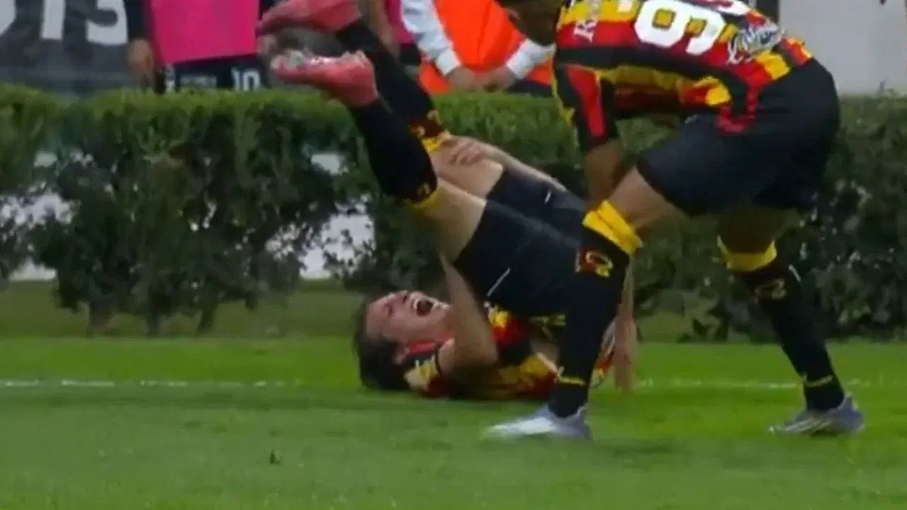 Carlos Fierro, campeón Sub-17, sufre lesión de rodilla con Leones Negros