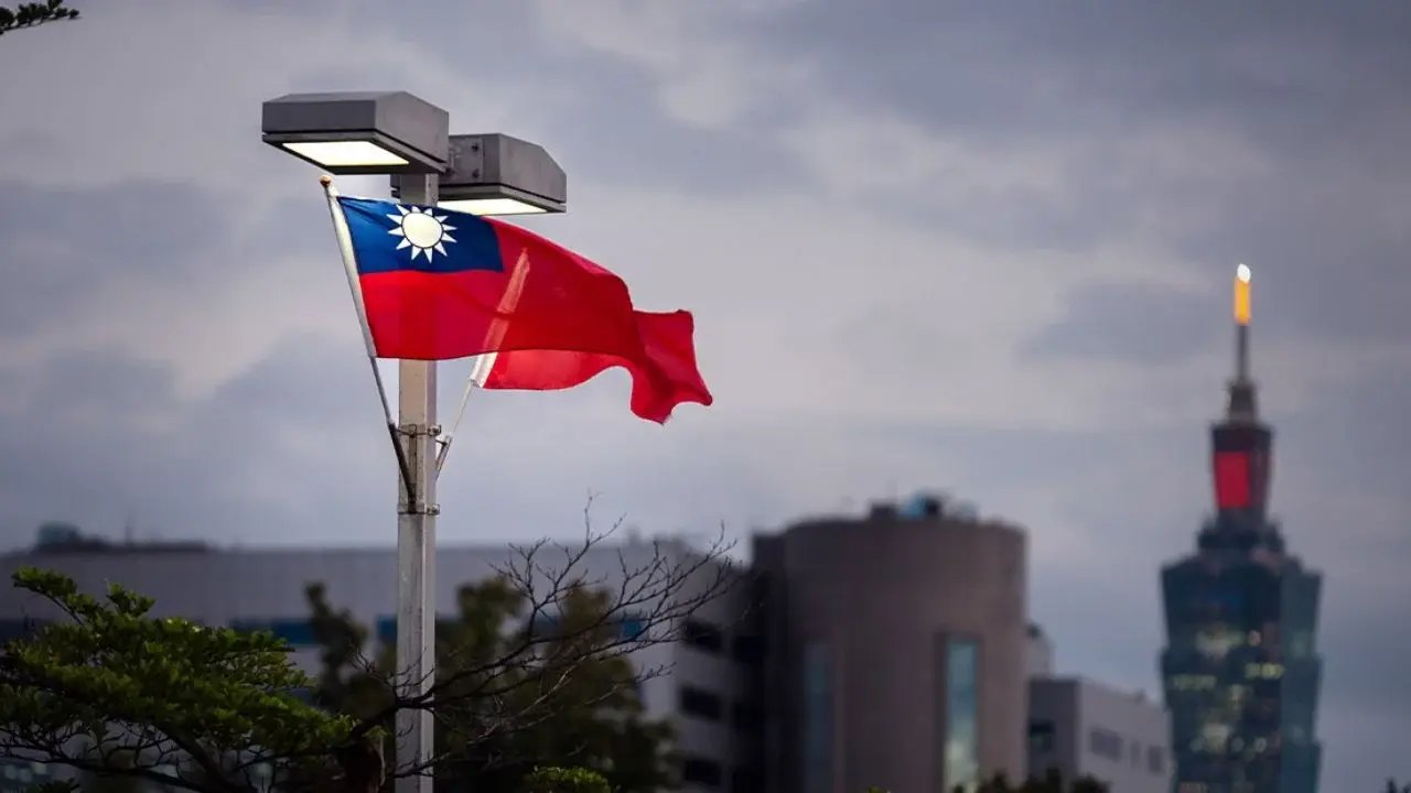 China despliega fuerzas navales y aéreas en el estrecho de Taiwán