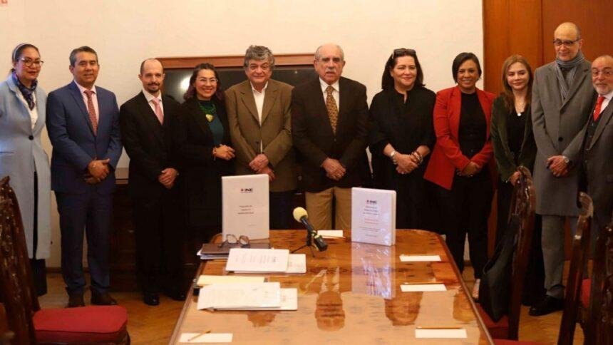 Ciudad de México: INE expone reformas técnicas; Pablo Gómez rechaza presupuesto