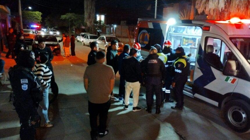 Conductor ebrio choca en colonia El Milagro; vecinos lo detienen y agreden