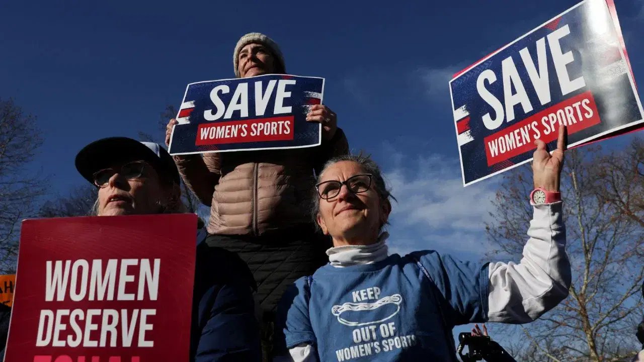 Corte Suprema analiza apelaciones contra prohibición de atletas trans en deportes femeninos