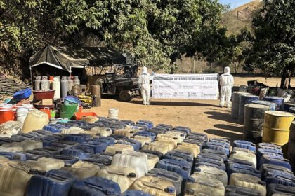 Desmantelan laboratorios y aseguran 700 kilos de droga en Michoacán, Durango, Sinaloa