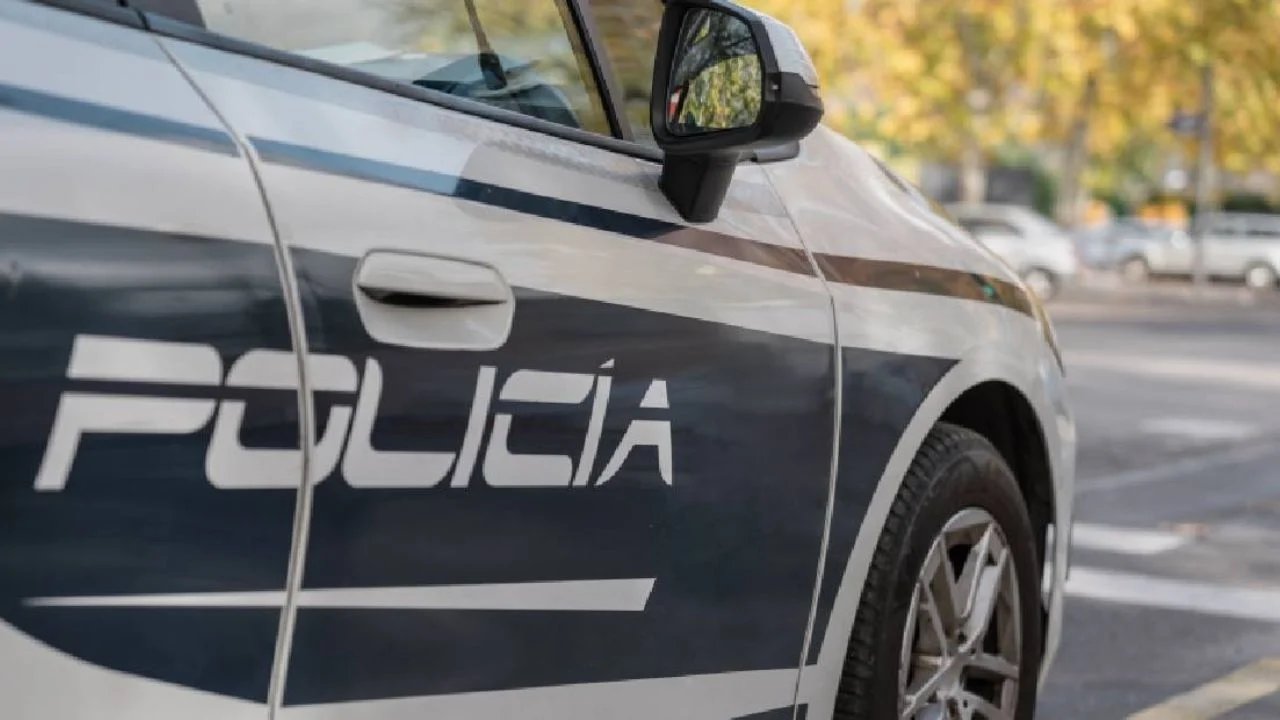 Detienen en España a ladrón que robó cadena al hijo de Petro