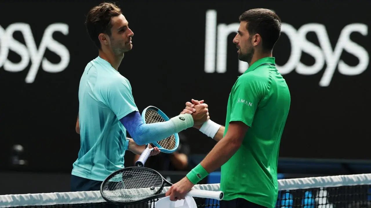 Djokovic avanza a semifinales del Abierto de Australia; enfrentará a Sinner