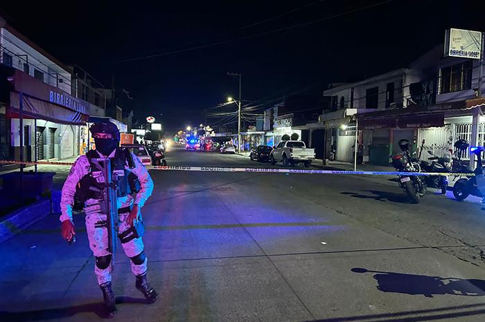 Dos hombres asesinados en pizzería de la colonia El Colorín, Uruapan
