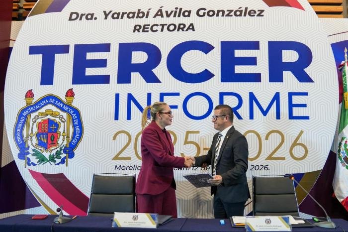 En Morelia, Yarabí Ávila destaca legislación de la UMSNH del siglo XXI