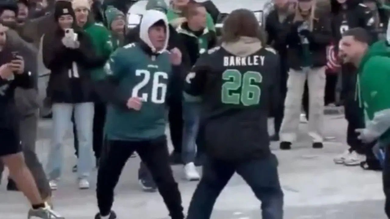 Enfrentamiento entre aficionados de Eagles fuera del estadio deja varios hospitalizados