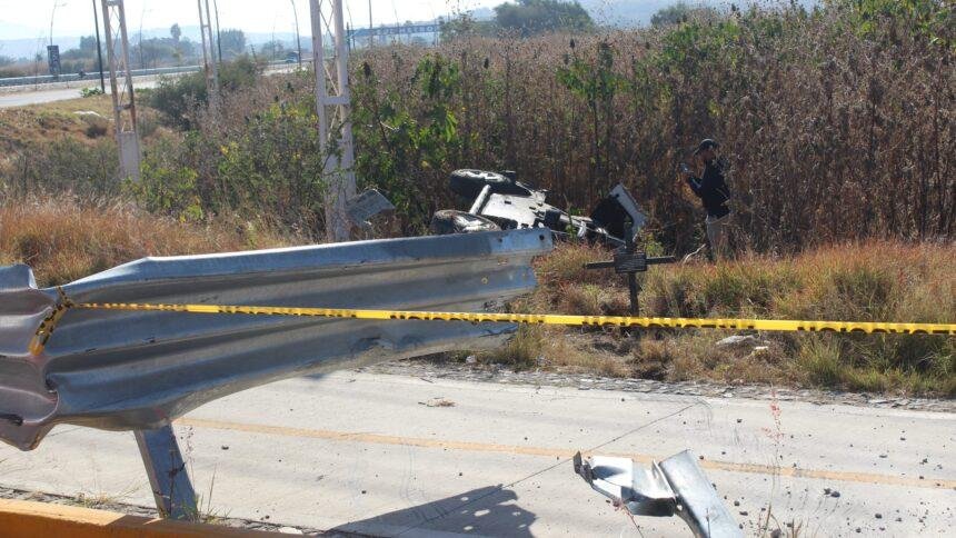 Fallece mujer tras volcadura en Eje Metropolitano, Loza de los Padres