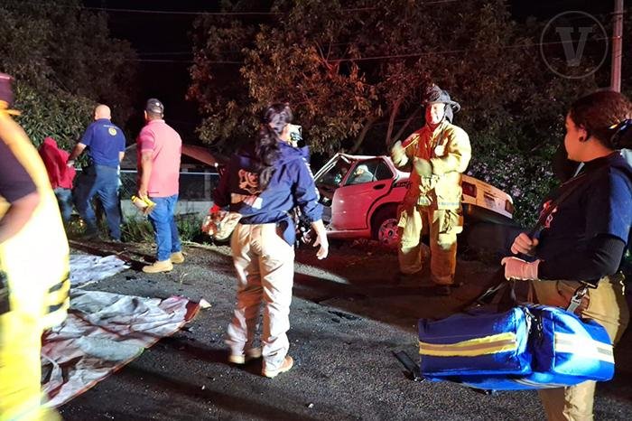 Fuerte choque en Uruapan-Lombardía deja tres lesionados en Michoacán