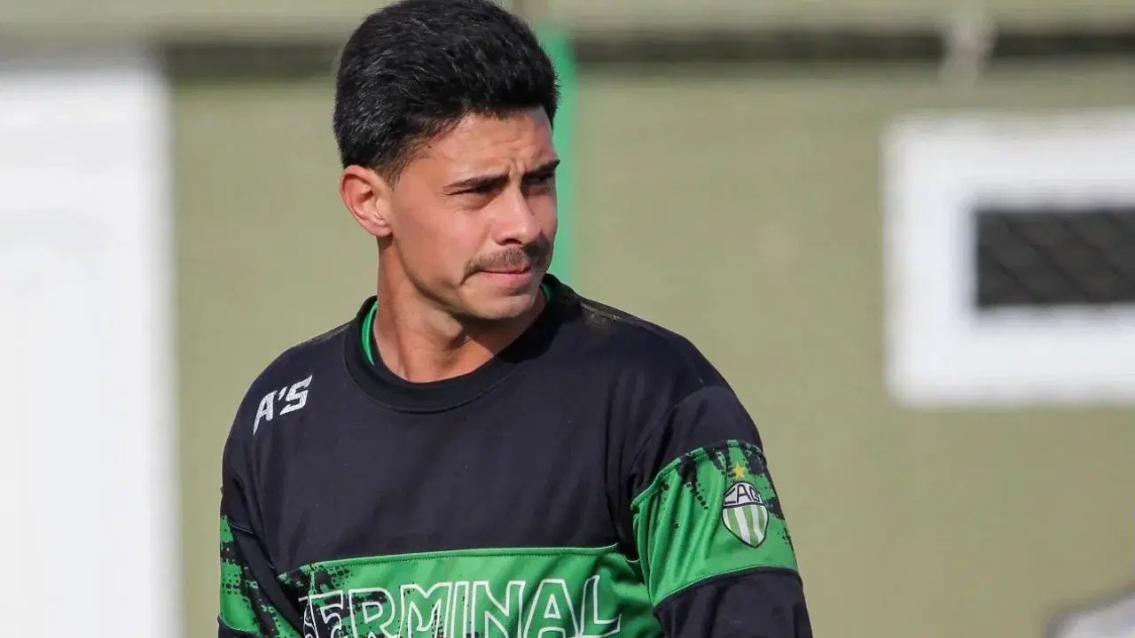 Futbolista reanima a compañero tras paro cardiorrespiratorio en entrenamiento