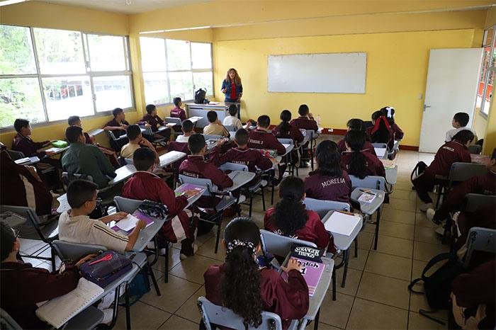 Gobierno federal anuncia apoyo de 2,500 pesos por alumno de primaria