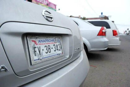 Gobierno federal suspende regularización de 'autos chocolate' en CDMX; alerta sobre estafas