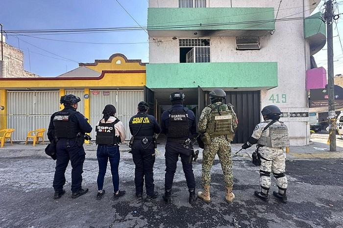 Hallan narcolaboratorio tras incendio en casa de Lomas del Valle