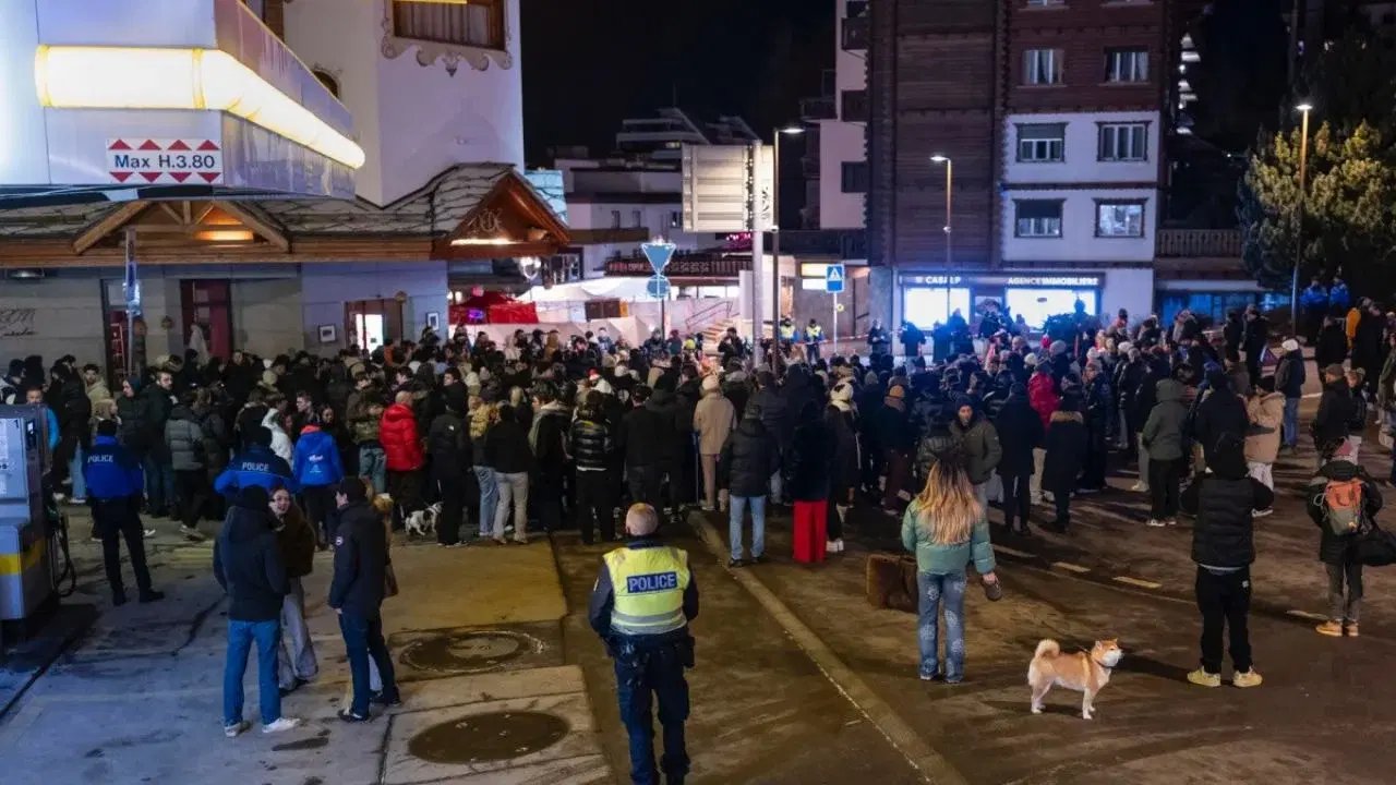 Incendio en bar suizo deja nueve franceses heridos y ocho desaparecidos