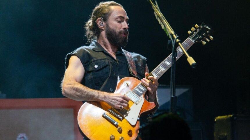 Jay de la Cueva ausente en Vive Latino y gira de Fobia