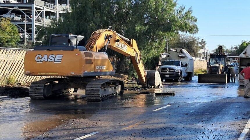 León, Guanajuato: fuga de agua afecta 200 colonias y escuelas