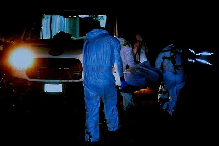 Localizan cadáver a un costado de la carretera Loma Larga, Zitácuaro