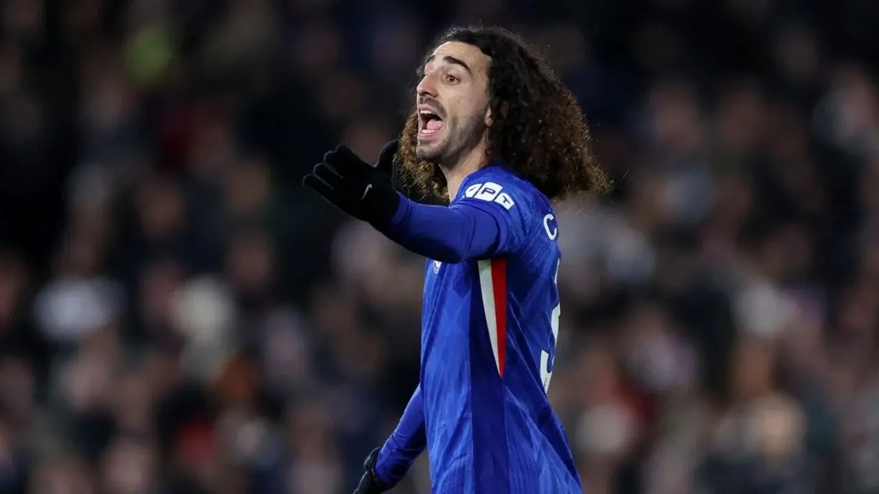Marc Cucurella felicita al nuevo técnico español del Puebla