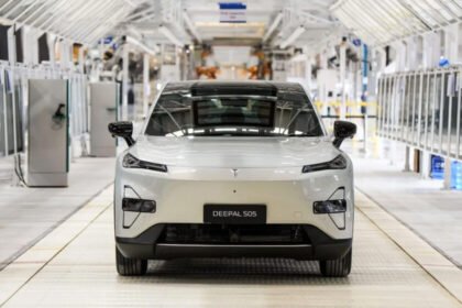 Margen de beneficio unitario por vehículo bajo