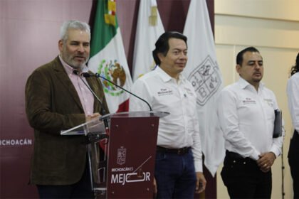 Michoacán anuncia inversión federal de 4 mil 410 mdp en becas: Bedolla