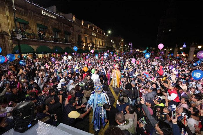 Morelia: Saldo blanco y 80 mil asistentes en Caravana de Reyes Magos