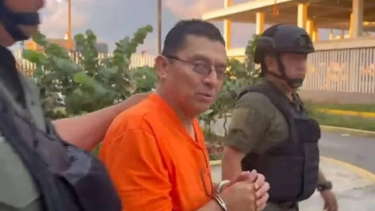 ONG denuncia criminalización en caso de periodista Rafael León, bajo arresto domiciliario