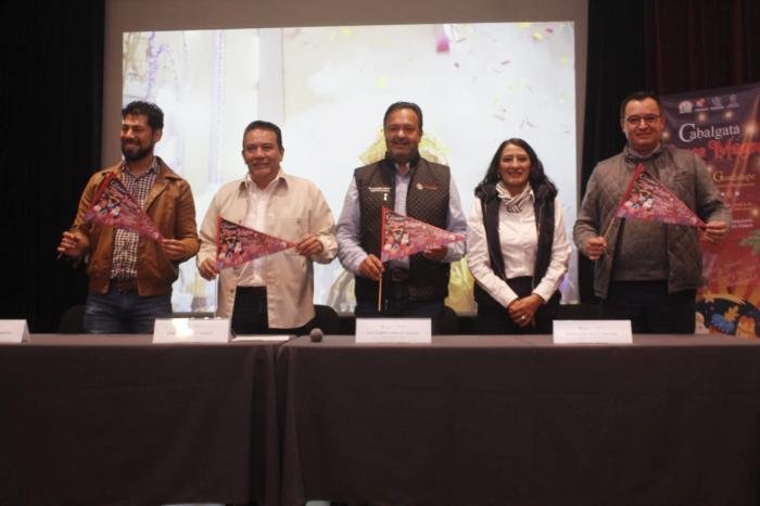 Pátzcuaro celebra Cabalgata de Reyes Magos con desfile tradicional