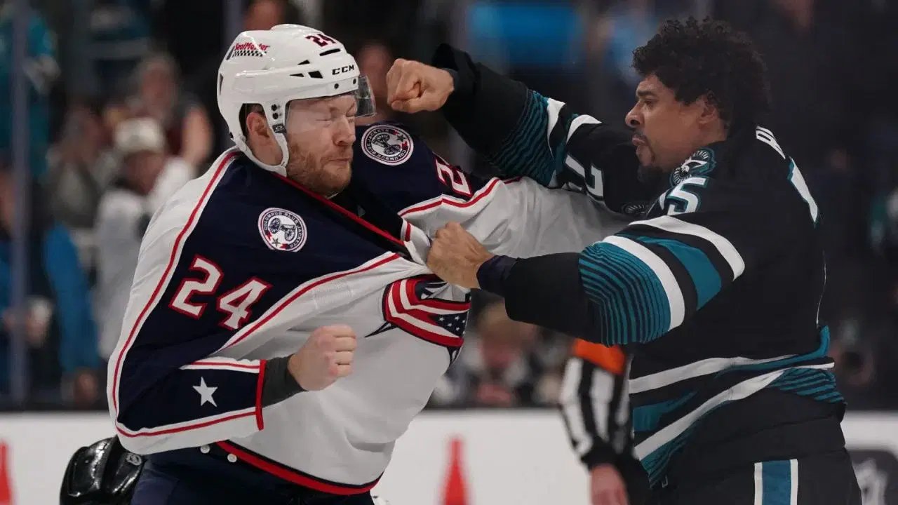 Primera gran pelea del año en la NHL
