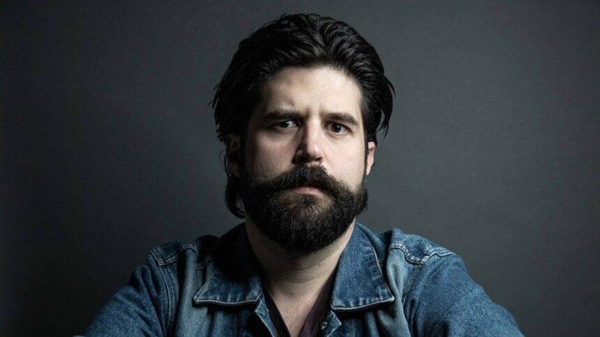 Raúl Campos estrena "Sobriedad me estás matando", su ópera prima