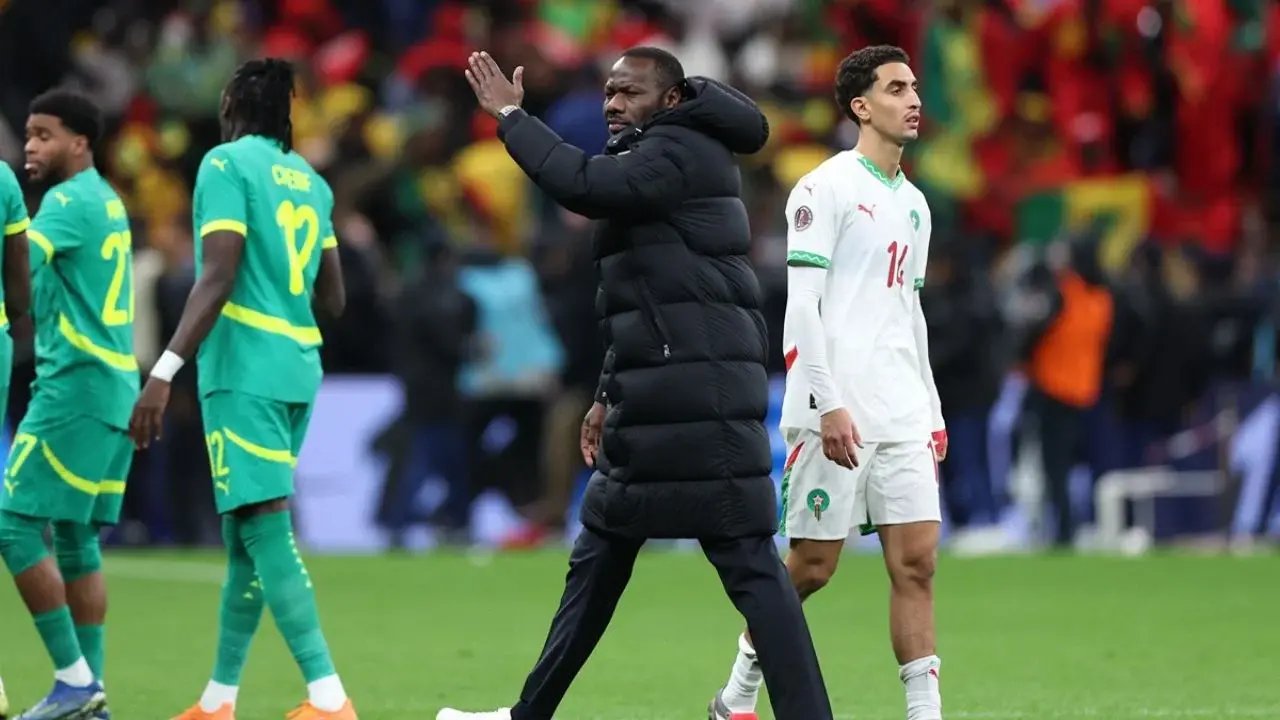 Seleccionador de Senegal expulsado tras abucheos en rueda de prensa en Marruecos