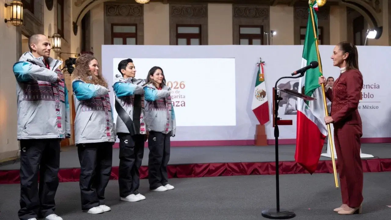Sheinbaum abanderó a la delegación mexicana rumbo a Milano-Cortina