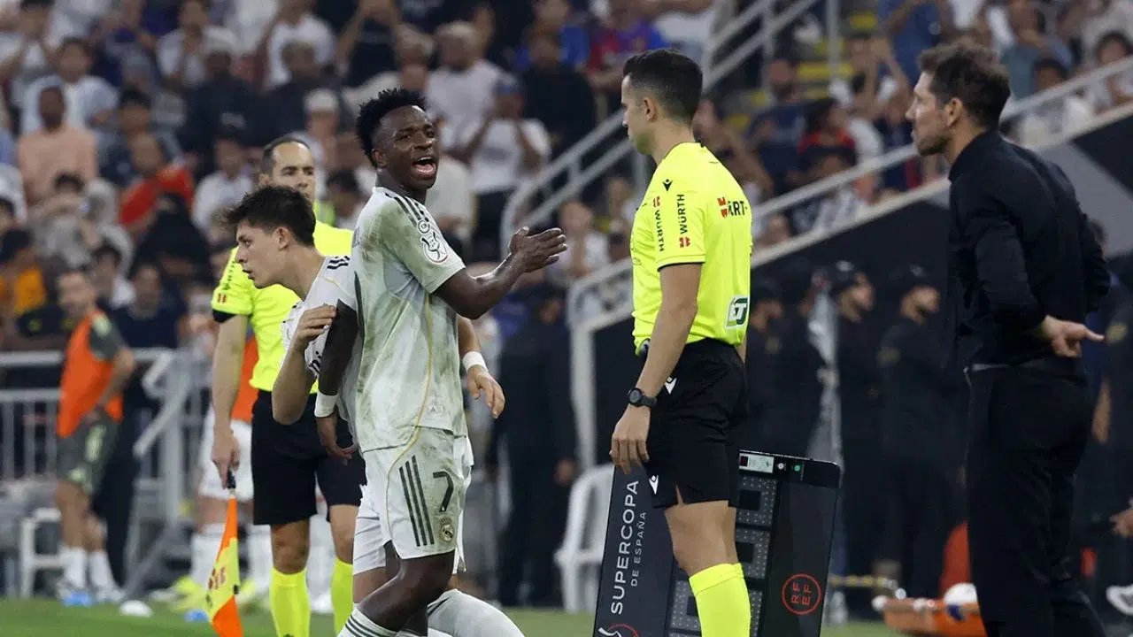 Simeone pide perdón a Florentino Pérez y Vinícius por su comentario