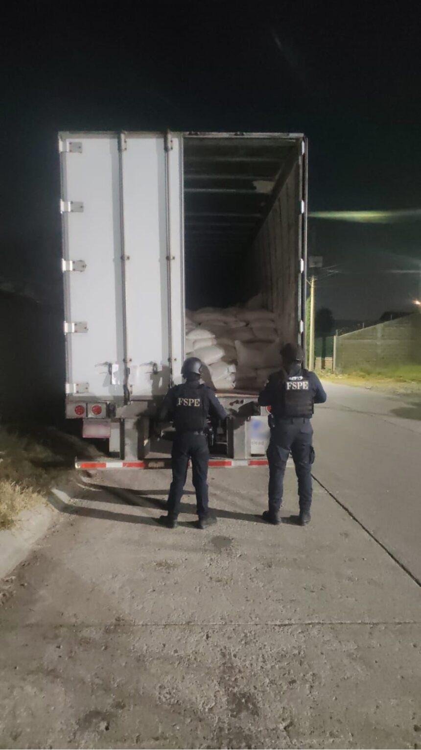 SSP recupera semirremolque con mercancía valuada en 700 mil pesos