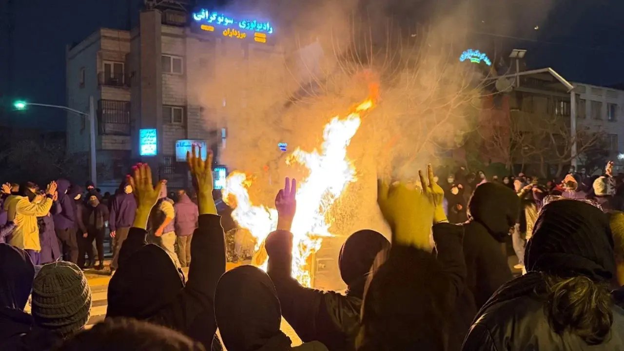 Teherán reporta 5.000 muertos en protestas y aislamiento nacional