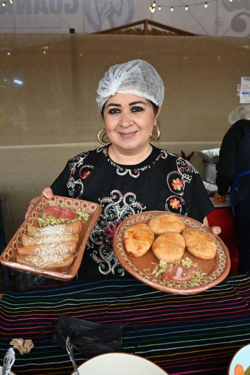 Tradición culinaria heredada sostiene familias de la comunidad